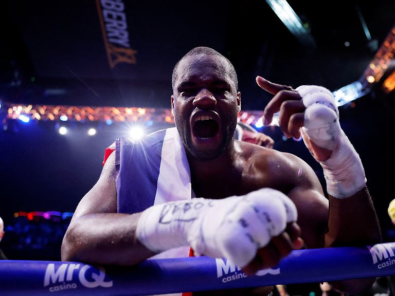 Daniel Dubois se stává světovým šampiónem v těsné bitvě s Fabiem Wardleyem