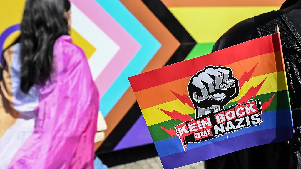 Auch-in-Angermuende-war-schon-fuer-queeres-Leben-und-gegen-Rechtsextremismus-in-diesem-Jahr-demonstriert-worden
