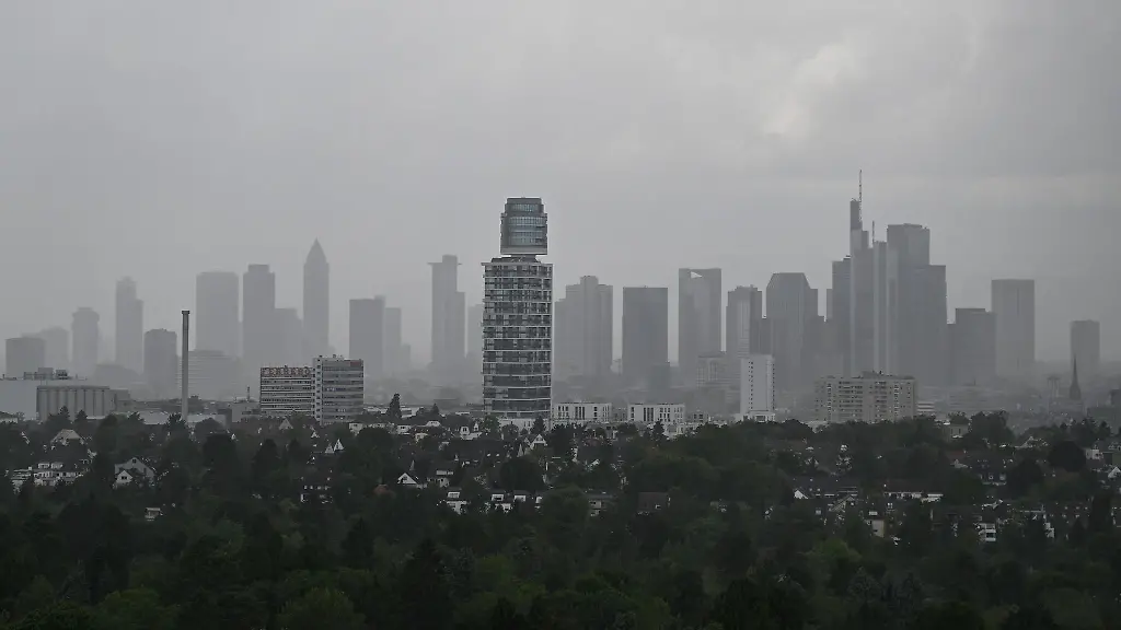 Die-Sonne-schafft-es-zum-Wochenbeginn-in-Hessen-nicht-sich-durchzusetzen-Regenwetter-wird-erwartet