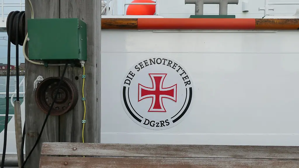 Auch-ein-Seenotrettungskreuzer-wurde-alarmiert