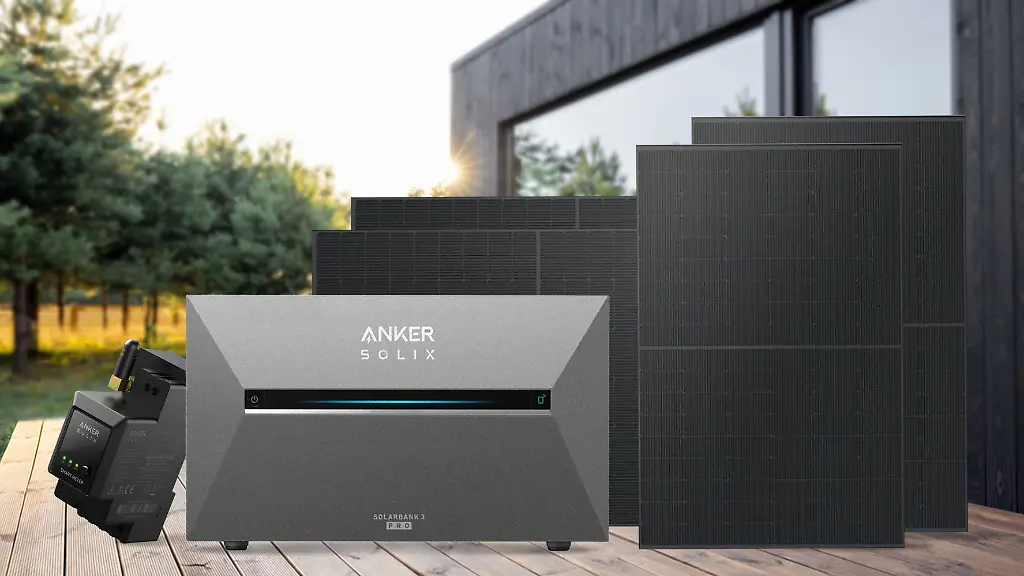 Komplett-ausgestattet-Das-Set-kombiniert-vier-Solarmodule-mit-der-Anker-Solarbank-3-Pro-und-einem-Smart-Meter