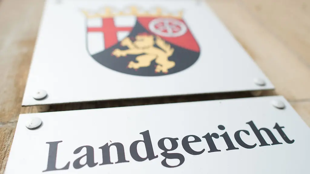 Auch-bei-mangelhaften-Strassen-bleibt-die-Eigenverantwortung-der-Verkehrsteilnehmer-entscheidend-so-das-Gericht