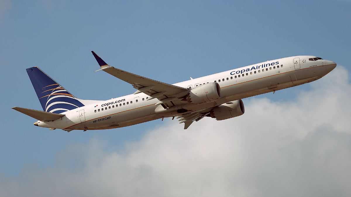 Prohibited Air Travel: Sex on a Plane: Couple Arrested After Landing