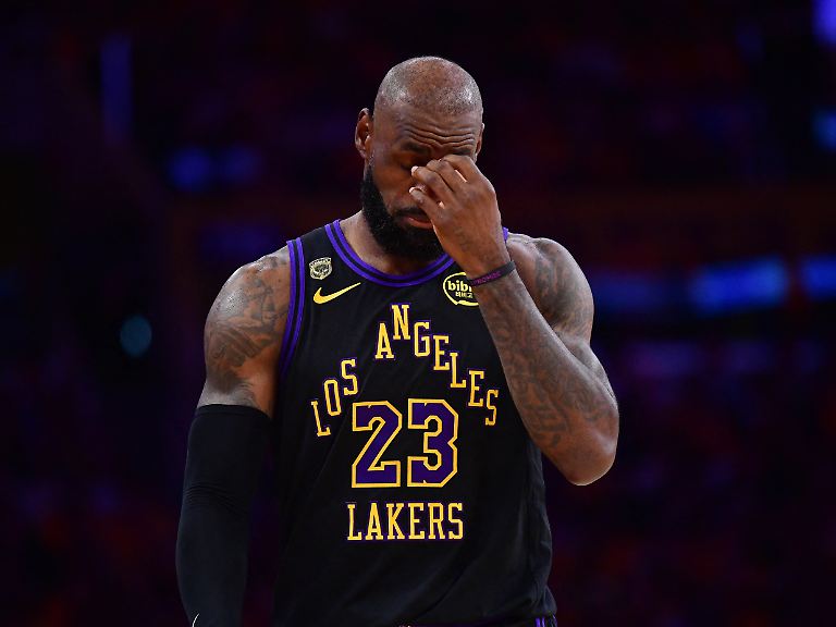 Oklahoma City Thunder vyřadili Los Angeles Lakers 4:0, budoucnost LeBrona Jamese je nejistá