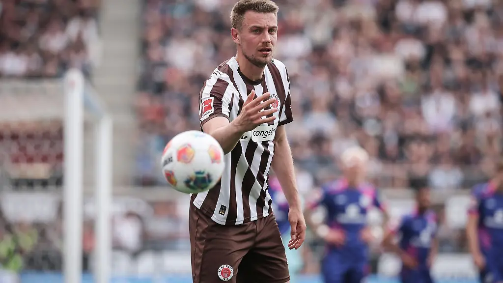 Abwehrspieler-Hauke-Wahl-fehlte-am-Dienstag-beim-Training-des-FC-St-Pauli