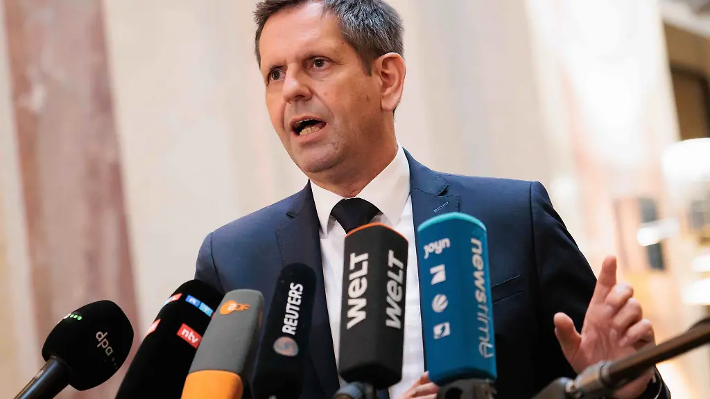 Wirbt-beim-Aerztetag-fuer-mehr-Miteinander-statt-Gegeneinander-Niedersachsens-Ministerpraesident-Olaf-Lies