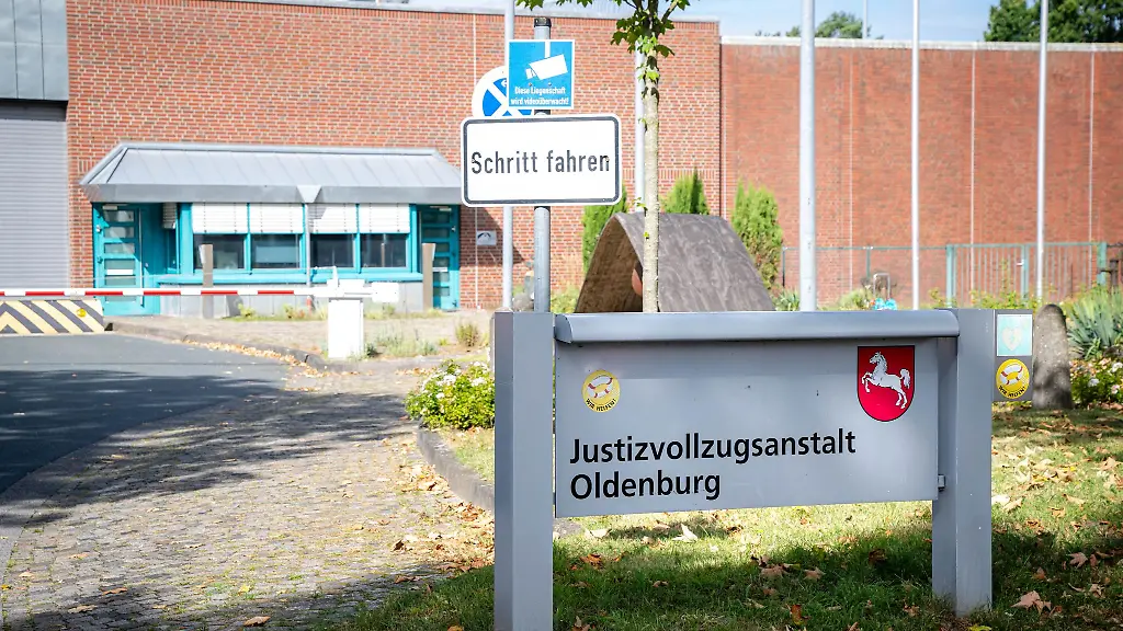 Der-wegen-85-fachen-Mord-verurteilte-Niels-Hoegel-durfte-unter-Aufsicht-mehrmals-das-Gefaengnis-verlassen-die-vorgeschriebene-Information-der-Hinterbliebenen-unterblieb-allerdings