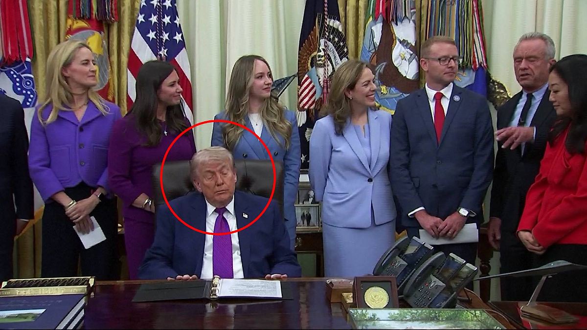 Post löst Irritationen aus: Trump fallen Augen zu - Weißes Haus hat bizarre Ausrede