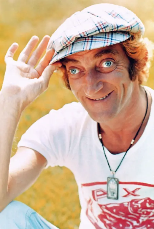 Marty-Feldman-zu-Drei-Fremdenlegionaere-The-Last-Remake-Of-Beau-Geste-USA-1977-Regie-Marty-Feldman-Personen-Portrait-Portraet-Mann-schielen-Morbus-Basedow-Basedow-sche-Krankheit-Publicity-Foto-RTG15d-WICHTIG-Nutzung-nur-redaktionell-mit-Filmtitelnennung-bzw-Berichterstattung-ueber-diesen-Film-Buch-und-Kalendernutzungen-nur-nach-Absprache