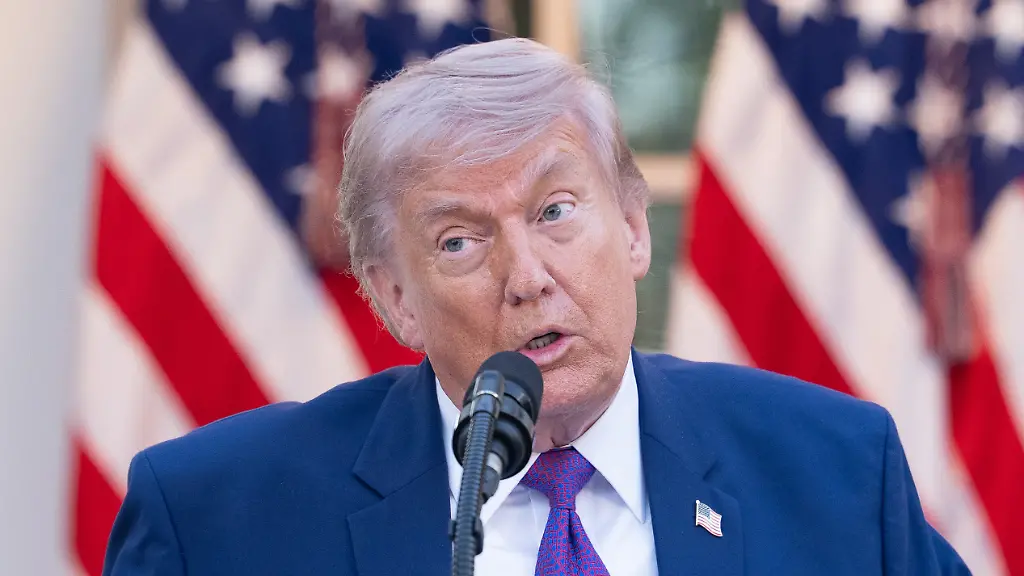 United-States-President-Donald-J-Trump-makes-remarks-as-he-hosts-a-group-of-law-enforcement-leaders-for-a-dinner-to-celebrate-the-start-of-National-Police-Week-in-the-Rose-Garden-of-the-White-House-in-Washington-DC-USA-on-Monday-May-11-2026