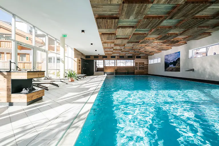 Poolanlage_AlpineNatureHotelStoll_Gsies.