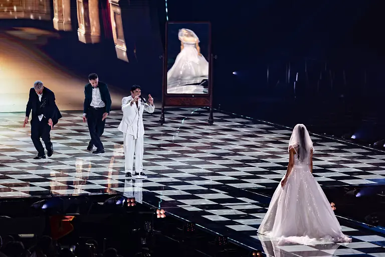 Eurovision-Song-Contest-2025-First-Semi-Final-12-05-2026-VIENNA-AUSTRIA-12-MAY-2026-Image-shows-Italy-singer-Sal-Da-Vinci-for-Italy-performing-the-song-Per-Sempre-SA-during-Eurovision-Song-Contest-2025-First-Semi-Final-at-Wiener-Stadthalle-on-12-05-2026-in-Vienna-Austria