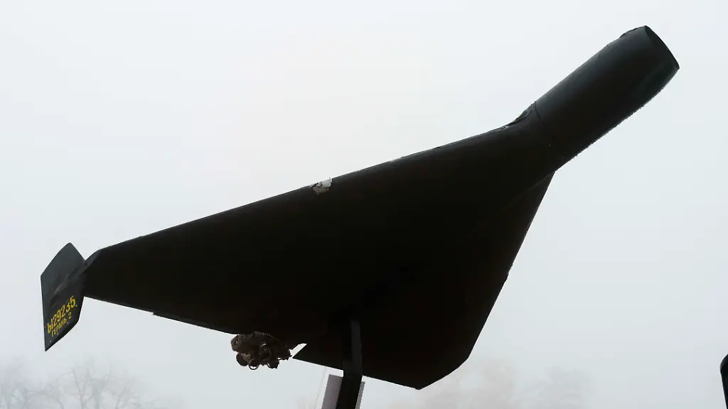 November-23-2025-Kyiv-Kyiv-City-Ukraine-A-Shahed-type-drone-a-Russian-made-Geran-2-is-displayed-along-destroyed-Russian-tanks-and-equipment-and-destroyed-Ukrainian-civilian-vehicles-displayed-on-Mykhailivska-square-in-Kyiv-Shahed-type-drones-enter-Ukrainian-airspace-almost-every-single-night-often-hundreds-of-them-at-once