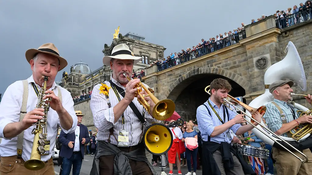 Das-Terrassenufer-in-Dresden-soll-auch-in-diesem-Jahr-Schauplatz-fuer-das-Dixieland-Festival-sein-trotz-Absage-der-Strassenparade