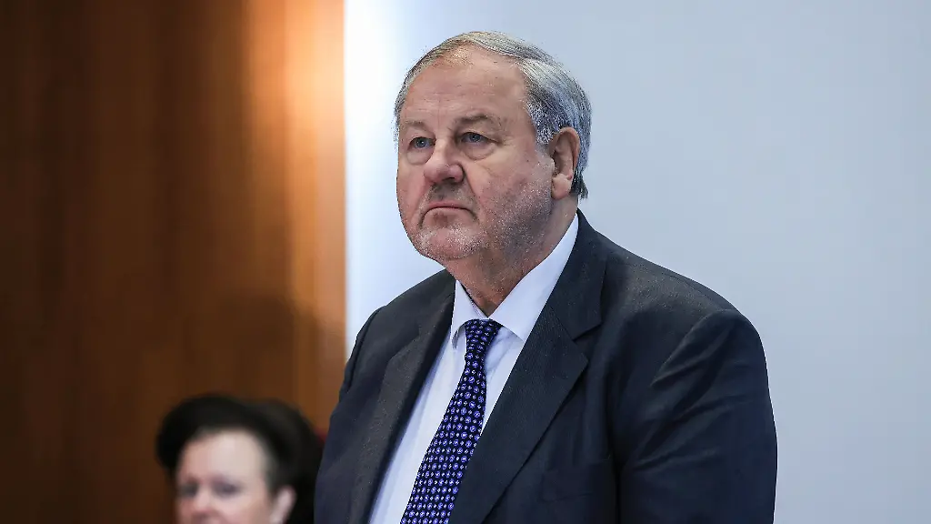 Hanno-Berger-Steueranwalt-im-Gerichtssaal-Der-einstige-Finanzbeamte-in-Hessen-gilt-als-wichtigster-Kopf-im-Cum-Ex-Skandal