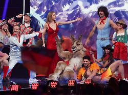 „Was kannst du bitte nicht?“: Victoria Swarovski begeistert mit Gesangstalent beim ESC