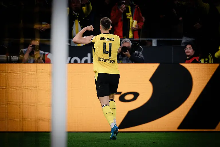 Torjubel-zum-2-1-durch-Nico-Schlotterbeck-4-Borussia-Dortmund-Borussia-Dortmund-vs-Eintracht-Frankfurt-Fussball-1-Bundesliga-33-Spieltag-08-05