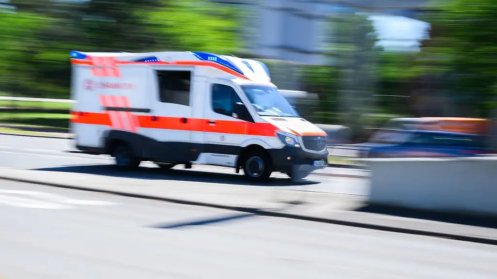 Bei-dem-Unfall-wurden-zwei-Menschen-verletzt
