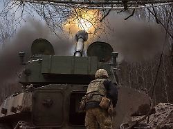 Kreml verlegt Truppen: Ukrainische Elite-Einheit meldet Offensive - Russland beharrt auf Donbass