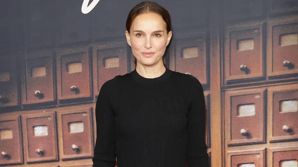 Info-Pregnant-with-her-third-child-Natalie-Portman-confirms-her-relationship-with-Tanguy-Destable-Natalie-Portman-Premiere-of-the-film-Vie-Privee-at-the-Pathe-Palace-cinema-in-Paris-on-November-20-2025-Coadic-Guirec-Bestimage-Premiere-of-the-film-Vie-Privee-at-the-Pathe-Palace-cinema-in-Paris-on-November-20-2025-Paris-France-PUBLICATIONxNOTxINxFRAxUKxUSAxAUSxBEL-Copyright-xCOADICxGUIRECx-xBESTIMAGExCOADICxGUIRECx-xBESTIMAGEx