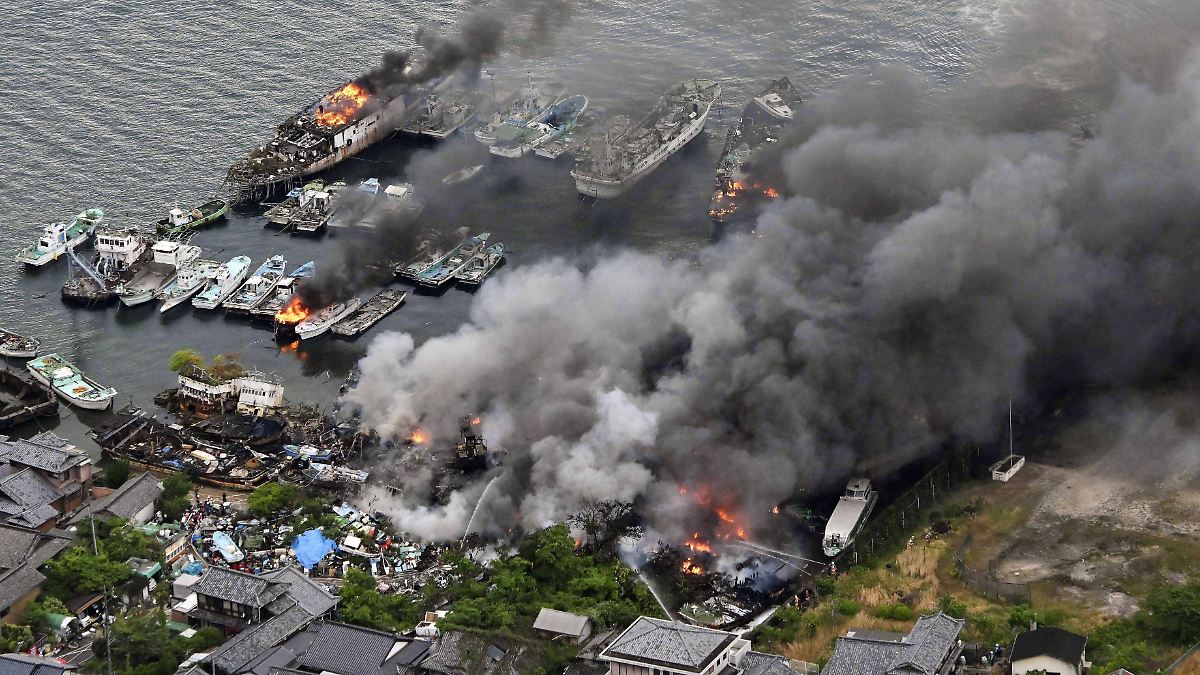 Residents are being evacuated: Major fire breaks out in Japanese shipyard