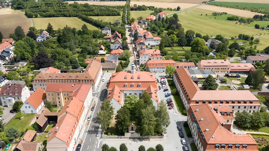 Die-Siedlungen-der-Herrnhuter-Bruedergemeine-sind-seit-Juli-2024-Unesco-Welterbe