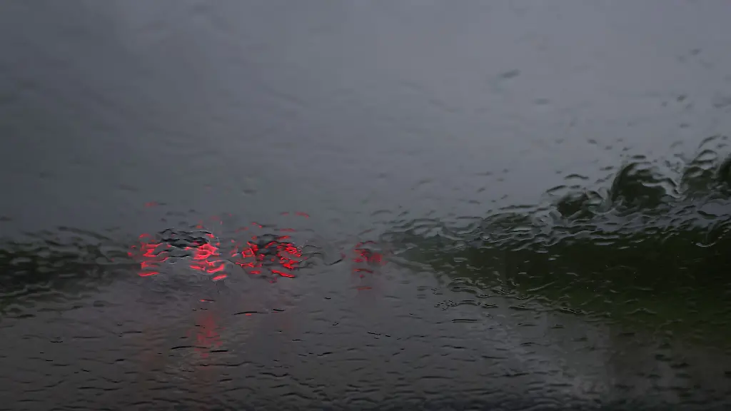Bei-Regen-und-Hagel-gibt-es-auf-der-A24-binnen-einer-Dreiviertelstunde-acht-Unfaelle