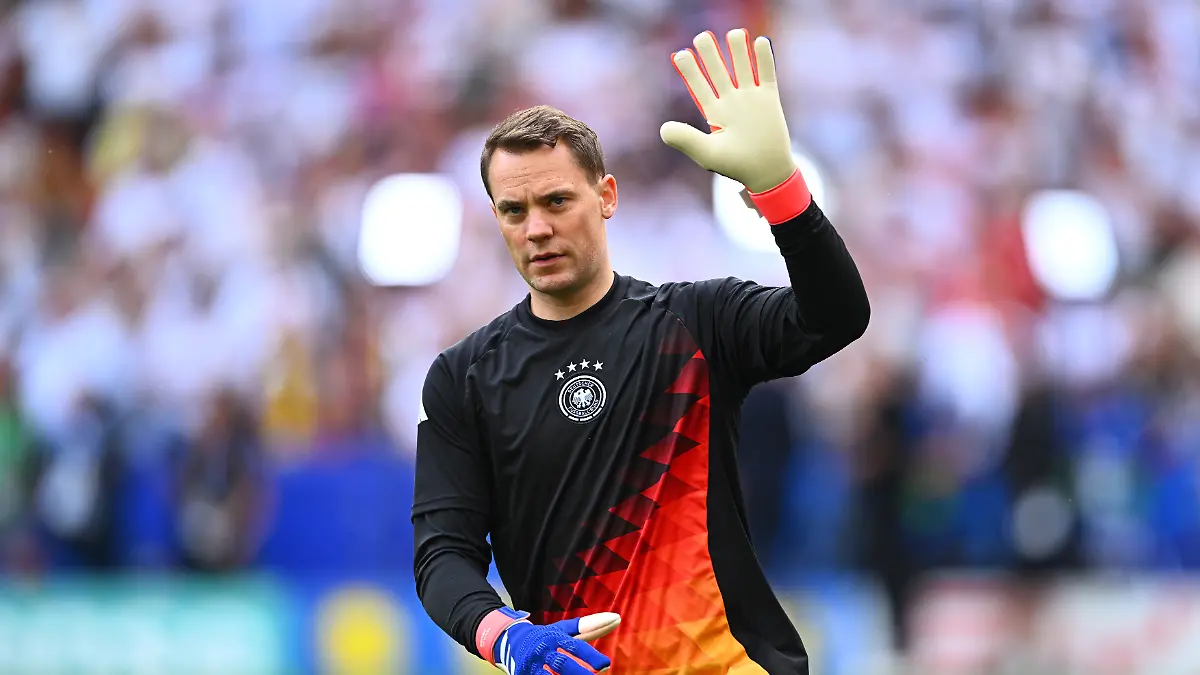 Fussball-UEFA-Euro-2024-EM-Spanien-Deutschland-Finalrunde-Viertelfinale-Stuttgart-Arena-Deutschlands-Torhueter-Manuel-Neuer-winkt-vor-der-Partie-zu-dpa-Neuer-beendet-Karriere-in-Fussball-Nationalmannschaft