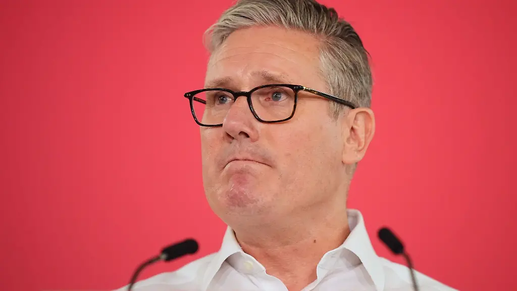 Seit-der-Niederlage-bei-den-Kommunal-und-Regionalwahlen-steckt-Premier-Starmer-in-einer-tiefen-Krise