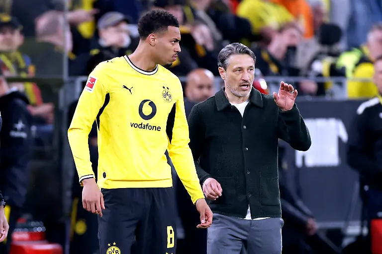KOVAC-Nico-Trainer-Team-BVB-mit-NMECHA-Felix-bei-der-Einwechslung-DFL-Bundesliga-Saison-2025-2026-Spiel-Borussia-Dortmund-Eintracht-Frankfurt-3-2-am-08-05