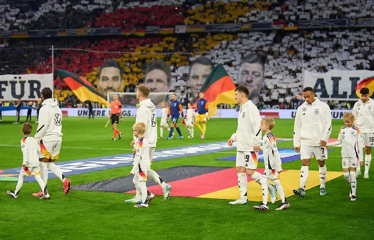 Arrival-of-the-teams-with-Joshua-Kimmich-DFB-6-Oliver-Baumann-DFB-1-Antonio-RUeDIGER-DFB-2-Tim-Kleindienst-DFB-9-Nico-Schlotterbeck-DFB-15-Maximilian-Mittelstaedt-DFB-18-Angelo-Stiller-DFB-19-Serge-Gnabry-DFB-20-before-the-UEFA-Nations-League-2024-match-GERMANY-NETHERLANDS-1-0-in-Season-2024-2025-at-Oct-14-2024-in-Munich-Germany