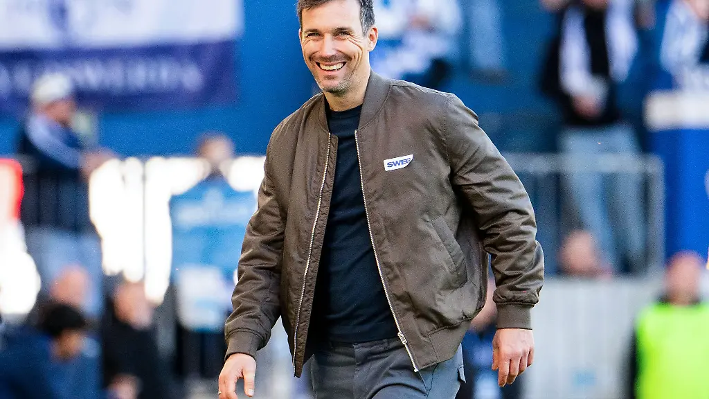 Steht-vor-seinem-letzten-Spiel-als-KSC-Trainer-Christian-Eichner