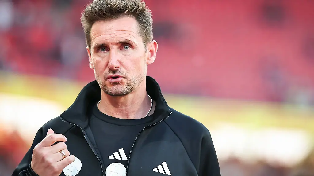 Letzter-Saisonstopp-in-Hannover-Nuernbergs-Trainer-Miroslav-Klose