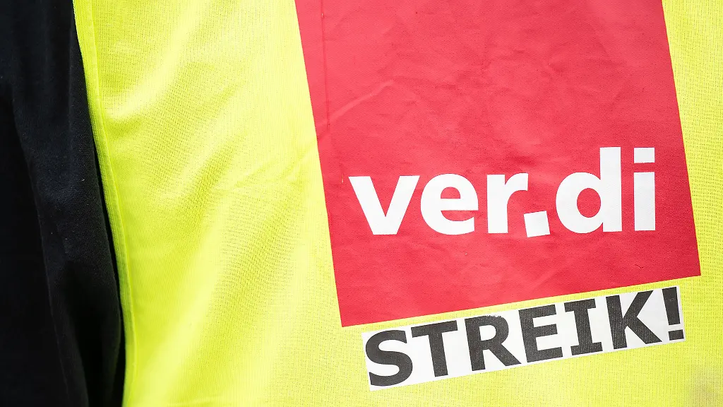Die-Gewerkschaft-Verdi-hat-Beschaeftigte-im-Handel-zu-einem-zweitaegigen-Warnstreik-aufgerufen