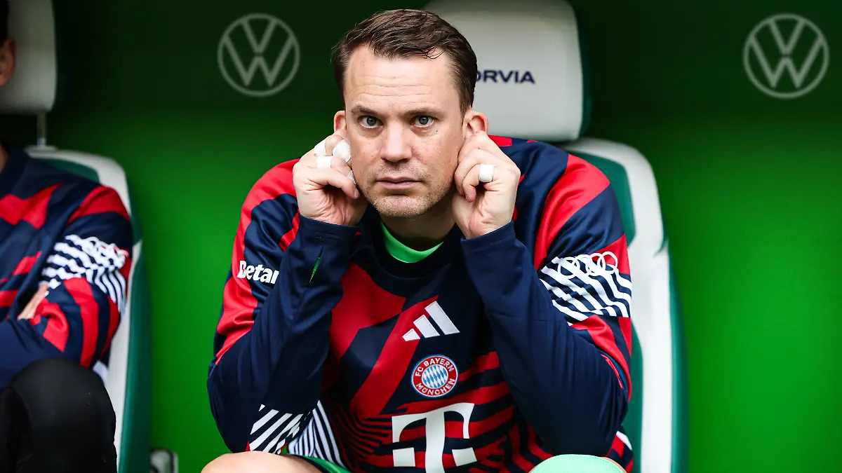 Torwart-Manuel-Neuer-FC-Bayern-Muenchen-1-1-Fussball-Bundesliga-Saison-2025-2026-Punktspiel-VfL-Wolfsburg-vs-FC-Bayern-Muenchen-in-der-Volkswagen-Arena-in-Wolfsburg-Fussball-Deutschland-Mann-Maenner-09-05