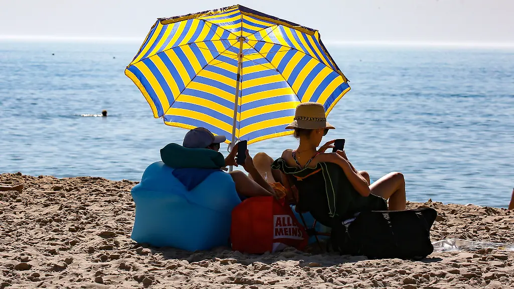 b8367930e41f154093a5bb3fccc7d6a2