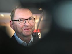 ARCHIV 14 03 2025 Brandenburg Potsdam Frank Werneke Vorsitzender Der Dienstleistungsgewerkschaft Verdi Gibt Ein Statement In Einem Hotel Am Templiner See