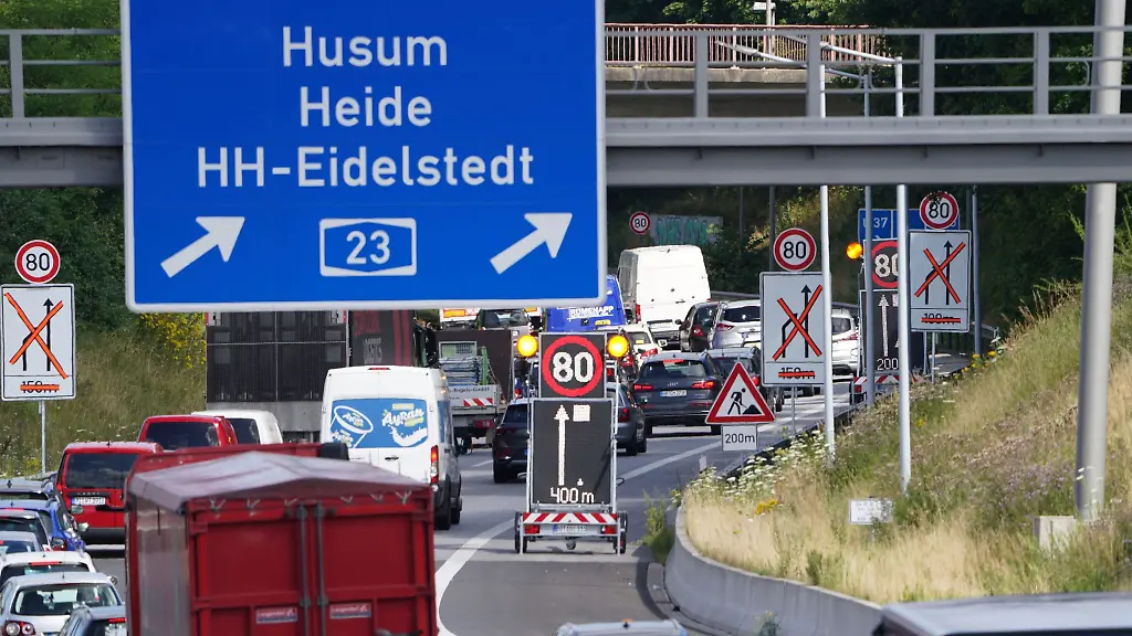 Die-A23-zwischen-Hamburg-und-Pinneberg-wird-ueber-Pfingsten-in-Richtung-Heide-voll-gesperrt