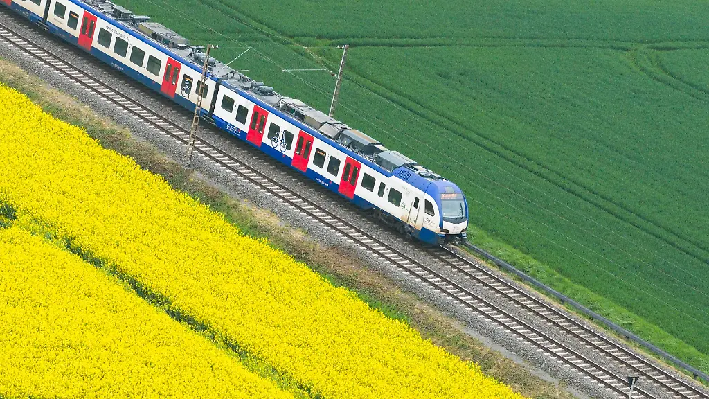 Fahrgaeste-der-S-Bahn-Hannover-brauchen-am-Vormittag-Geduld
