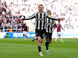 Fussball Maenner England Premier League Newcastle United West Ham United St James Park Nick Woltemade Von Newcastle United Feiert Den Ersten Treffer Seiner Mannschaft