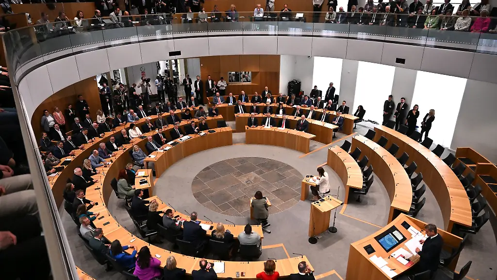 Die-Wahl-der-Vize-Praesidenten-oder-der-Vize-Praesidentinnen-gehoert-zur-konstituierenden-Sitzung-des-Landtags