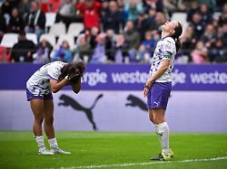 Ella Emilie Touon Mbenoun SGS Essen Und Lena Ostermeier SGS Essen Google Pixel Frauen Bundesliga 26 Spieltag SGS Essen Vs SC Freiburg Essen 17 05 2026