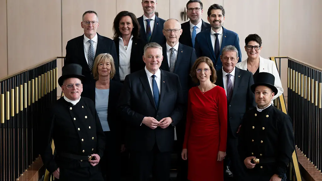 In-der-Mainzer-Staatskanzlei-ist-das-erste-Treffen-des-Kabinetts