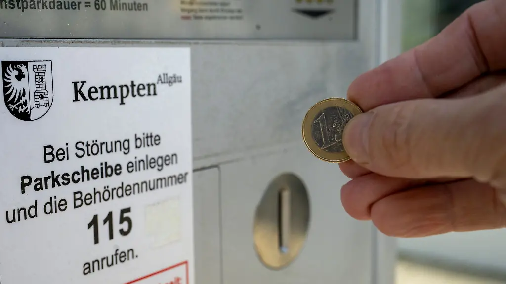 Nach-der-Affaere-um-einen-Millionendiebstahl-aus-staedtischen-Parkscheinautomaten-will-die-Stadt-Kempten-nun-auf-bargeldlose-Systeme-setzen