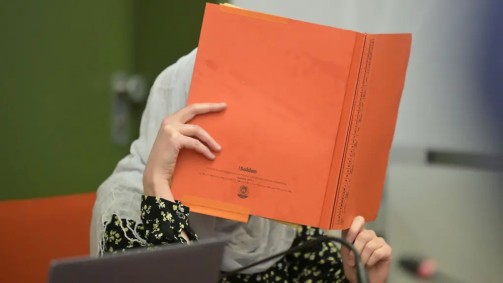 Vier-Jahre-soll-die-gebuertige-Oberfraenkin-in-Haft-Das-Gericht-sah-es-als-erwiesen-an-dass-sie-in-Syrien-ueberzeugtes-Mitglied-des-Islamischen-Staats-war