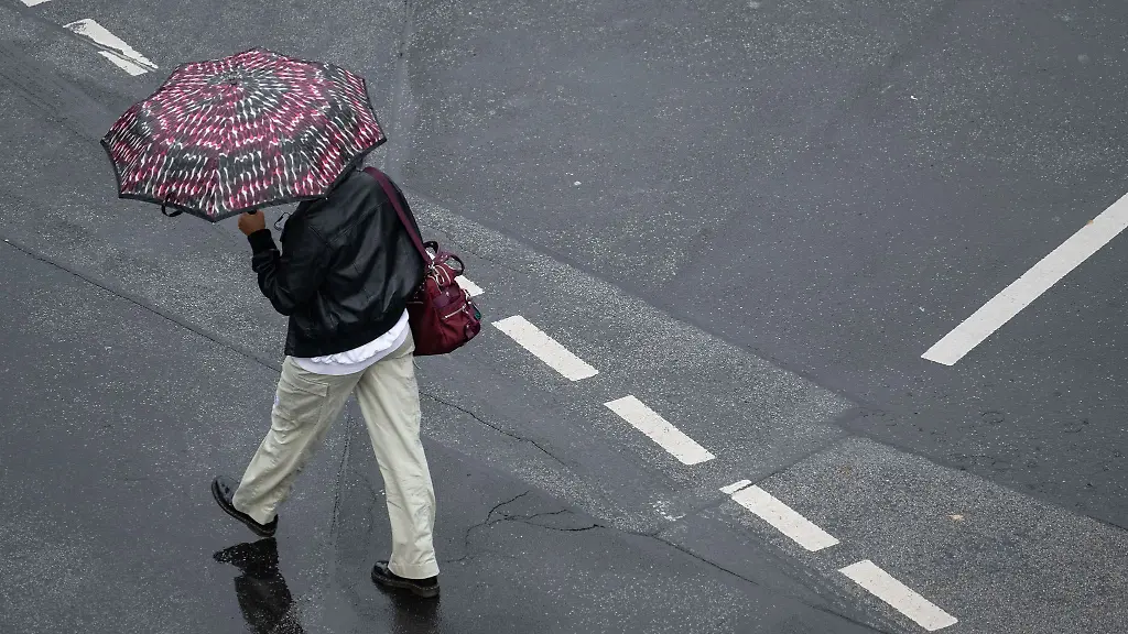 Die-naechsten-zwei-Tage-brauchen-die-Menschen-in-Hessen-noch-einen-Regenschirm