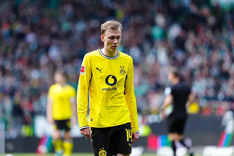 Maximilian-Beier-Borussia-Dortmund-14-GER-SV-Werder-Bremen-vs-Borussia-Dortmund-Fussball-Bundesliga-Bundesliga-Spieltag-30-Spielzeit-2025-2026-16-05