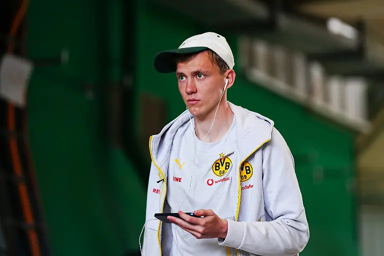 Maximilian-Beier-Borussia-Dortmund-14-GER-SV-Werder-Bremen-vs-Borussia-Dortmund-Fussball-Bundesliga-Bundesliga-Spieltag-30-Spielzeit-2025-2026-16-05