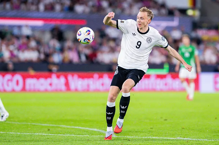 07-09-2025-Fussball-2025-2026-Laenderspiel-WM-Qualifikation-Europa-Deutschland-Nordirland-Maximilian-Beier-Deutschland-mit-Ball-DFB-REGULATIONS-PROHIBIT-ANY-USE-OF-PHOTOGRAPHS-AS-IMAGE-SEQUENCES-AND-OR-QUASI-VIDEO