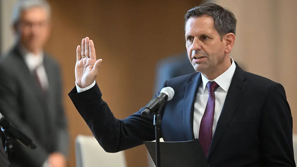 Seit-einem-Jahr-im-Amt-Niedersachsens-Ministerpraesident-Olaf-Lies